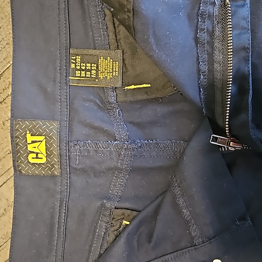 42x32 Caterpillar Work Pants View 4